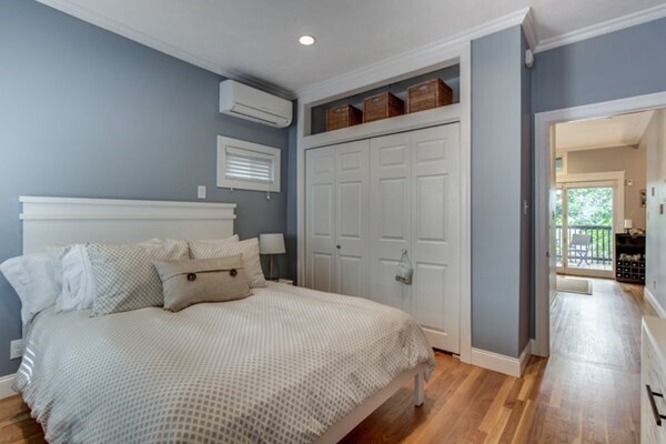 Building Photo - 15 Dixfield St