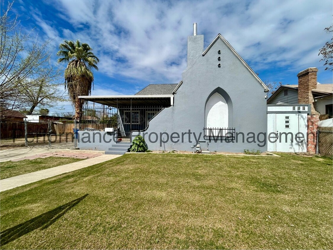 Primary Photo - Charming 3 Bed/2 Bath Home w/ MIL Suite an...