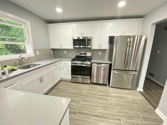 Building Photo - 1020 Nora Dr