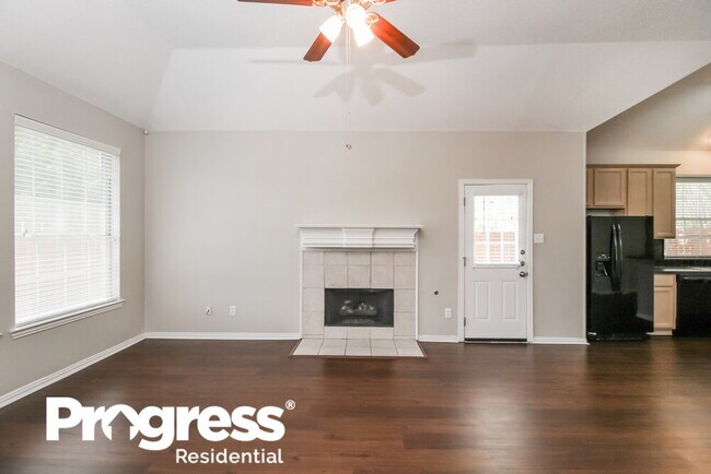 Foto del edificio - 828 Pinnacle Cir