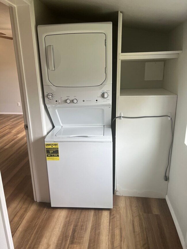 Foto del edificio - Charming 1 Bed/ 1 Bath Home with Large Yard