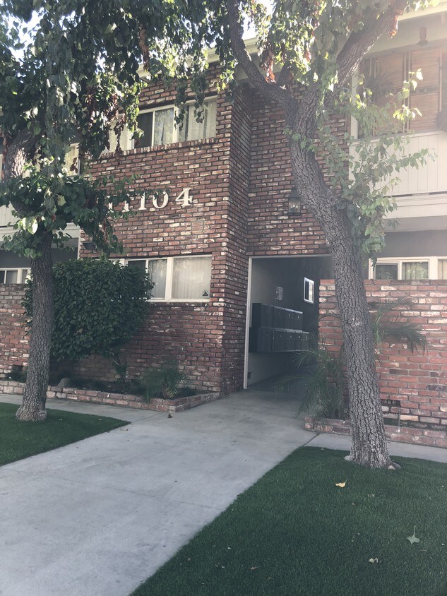 Primary Photo - 11104 Aqua Vista St