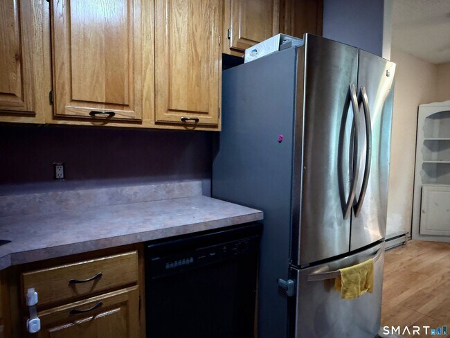 Building Photo - 8 D Pineview Dr