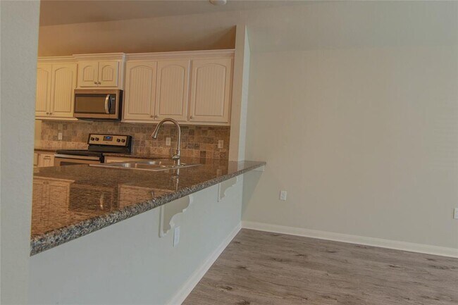 Building Photo - 13089 Vega Ct