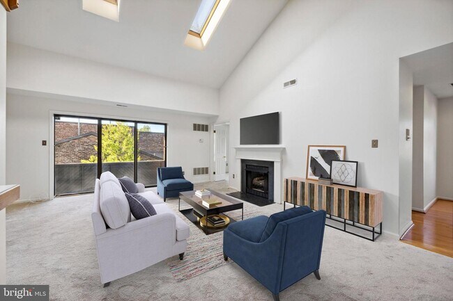 Building Photo - 1009 Mountainview Dr
