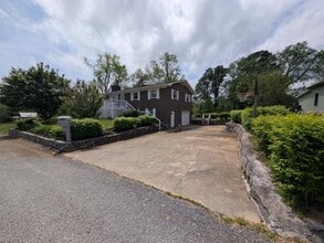 Building Photo - 505 N Stanwood Ln