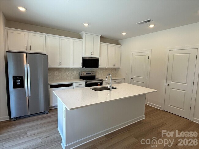 Building Photo - 436 Luna Ln