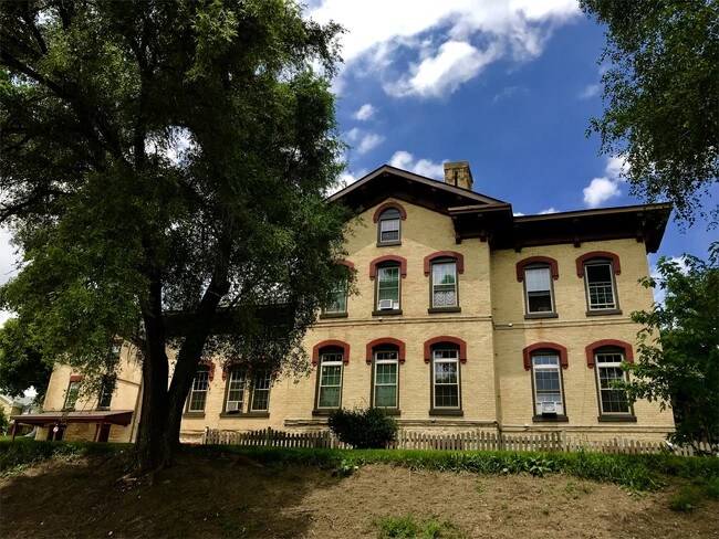 Foto del edificio - 52 N Crystal Ave