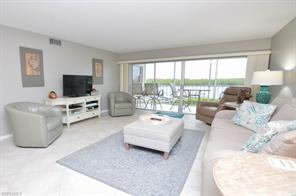 Foto del edificio - 305 Goodlette-Frank Rd