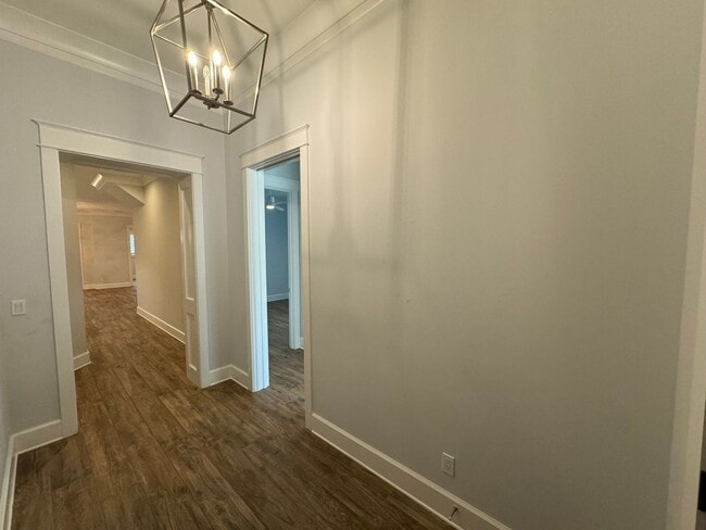 Building Photo - Grand Point East - 4 Bedroom, 3 Bathroom w...