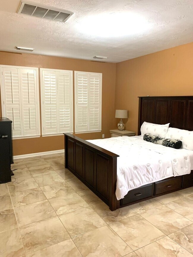 Foto del edificio - 16523 Terrace Hollow Ln