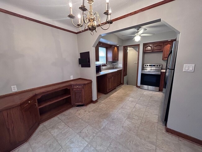 Building Photo - Updated single family house in Parma ( No Section 8)