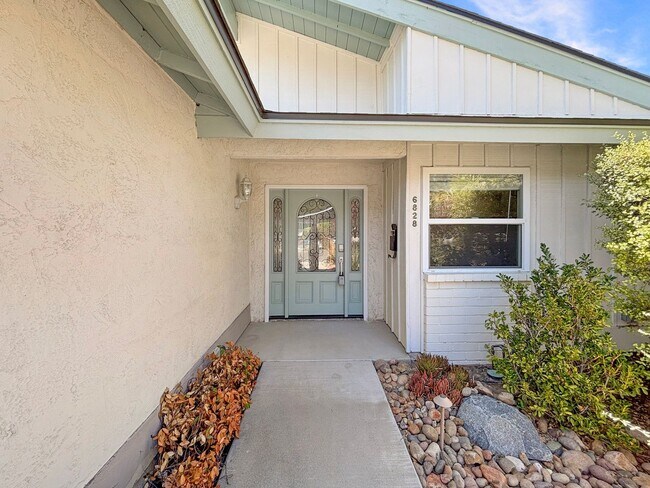 Foto del edificio - Stunning 3BD/2BA House in San Carlos w/ Ce...