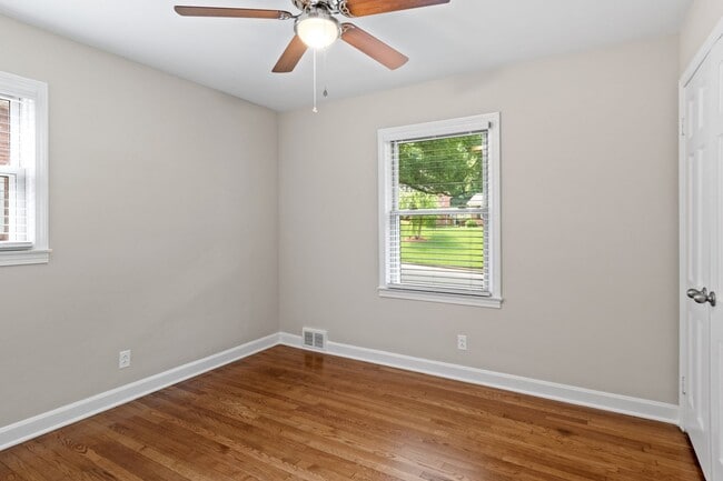 Building Photo - Introducing a newly renovated 3 bedroom, 2...
