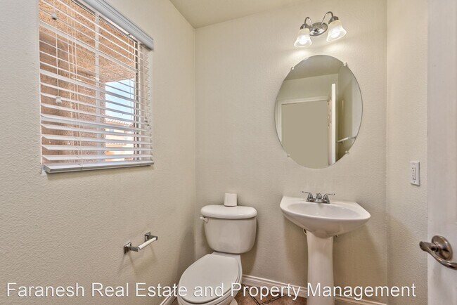 Building Photo - 3 br, 2.5 bath House - 1140 Safari Creek Dr