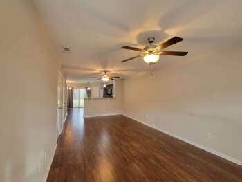 Building Photo - Spacious 2BR Townhome Close to Nashville & Local Amenities
