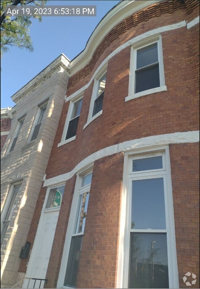 Midtown Edmondson Apartments for Rent with Hardwood Floors Baltimore, MD 1 Rentals