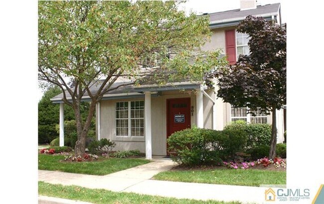 Building Photo - 1301 Sweet Briar Ct
