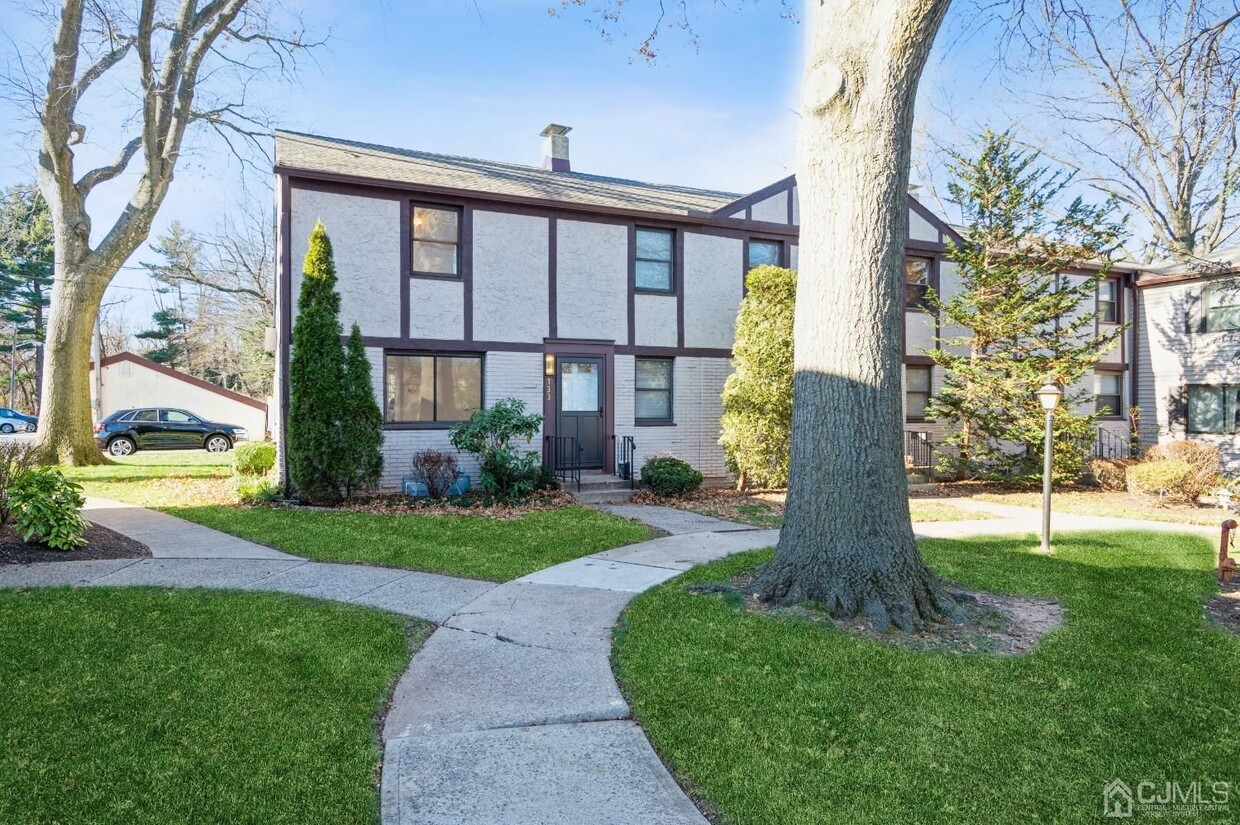 Primary Photo - 133 Newman St