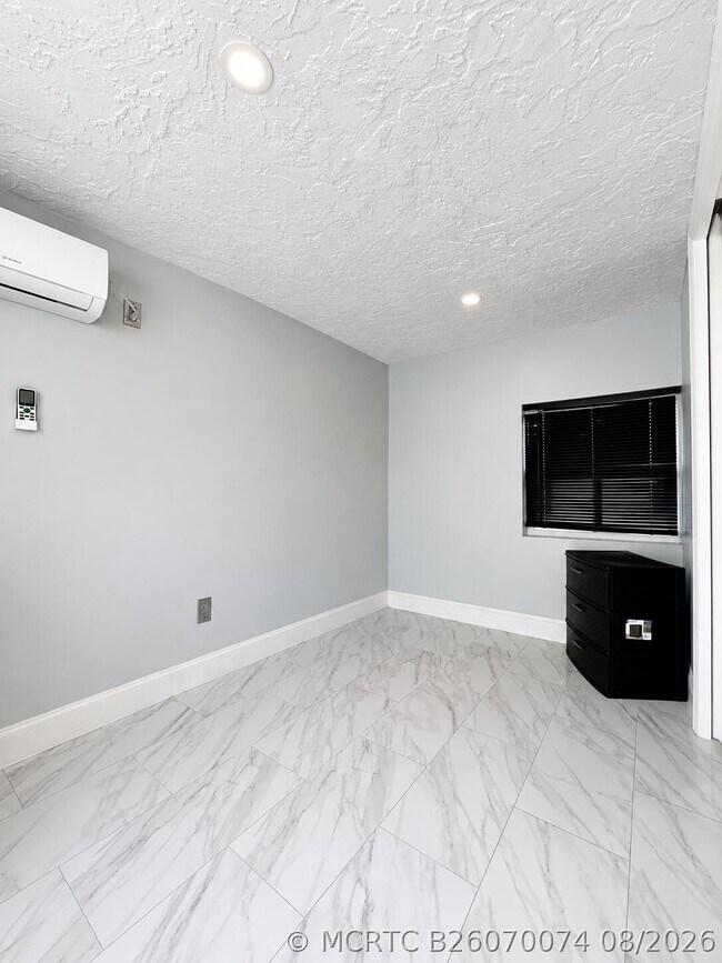 Foto del edificio - 173 W 16th St
