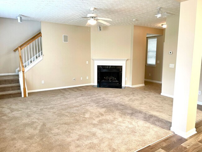 Building Photo - Welcome to this refreshing and open 3 bedr...