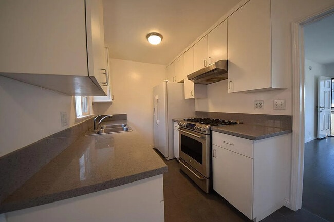 Foto del edificio - 4401 1/2 W Exposition Blvd