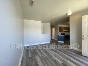 Building Photo - 8132 E Lakeshore Dr
