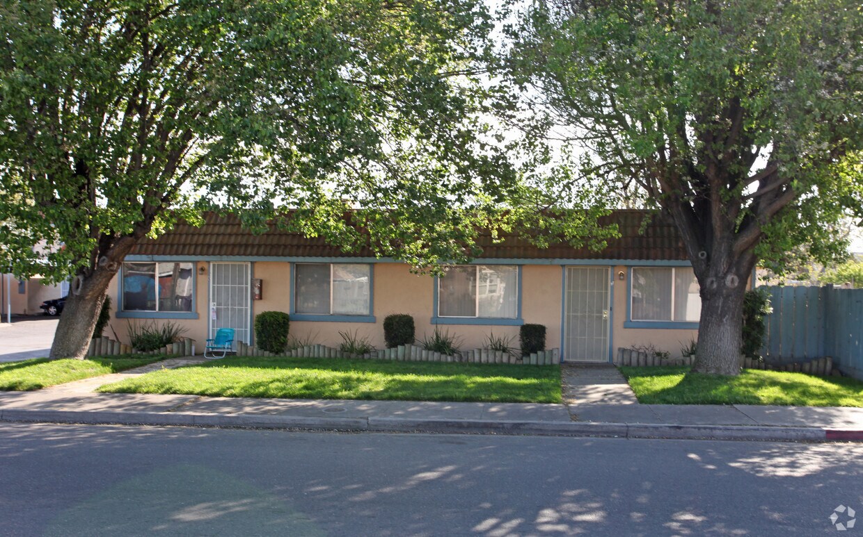 Foto del edificio - 1240-1260 N Olive Ave