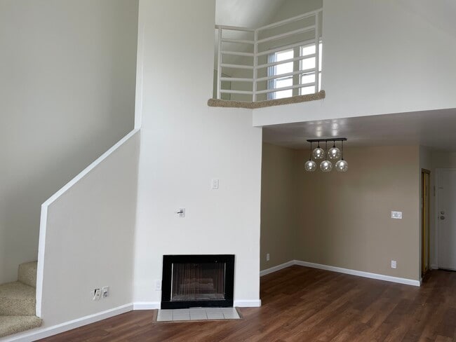 Building Photo - 937 10th St