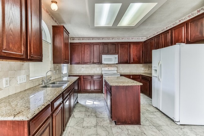 Foto del edificio - 8811 Earnestwood Dr