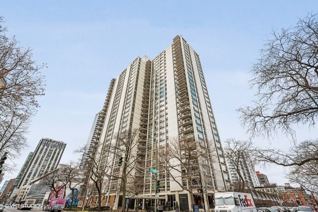 Building Photo - 1255 N Sandburg Terrace