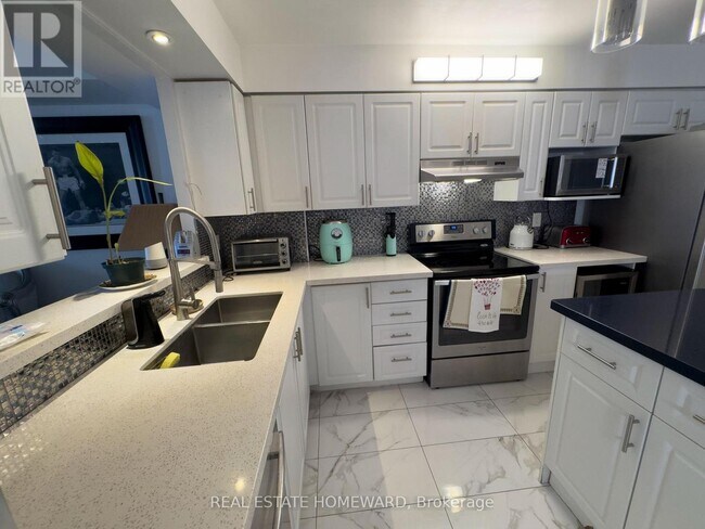 Photo du bâtiment - 708 Sheppard Ave E