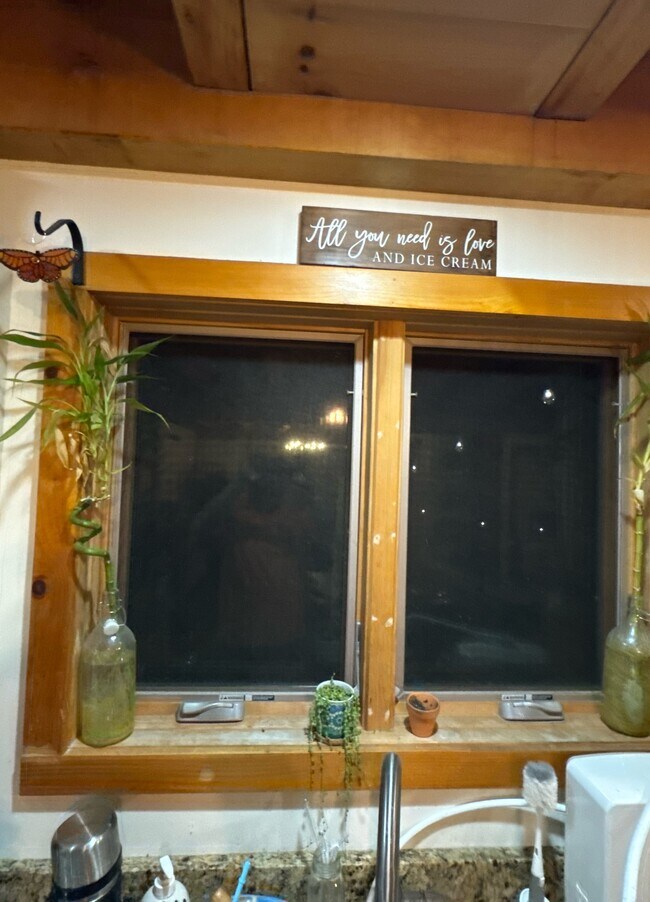 Building Photo - 162 High St