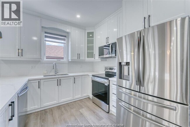 Photo du bâtiment - 762 S Pacific Ave