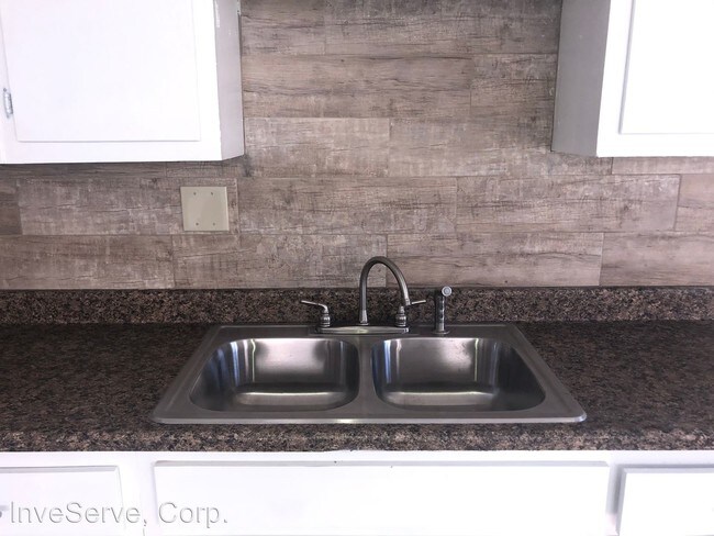 Foto del edificio - 1 br, 1 bath Apartment - 1189 VERNON AVE.