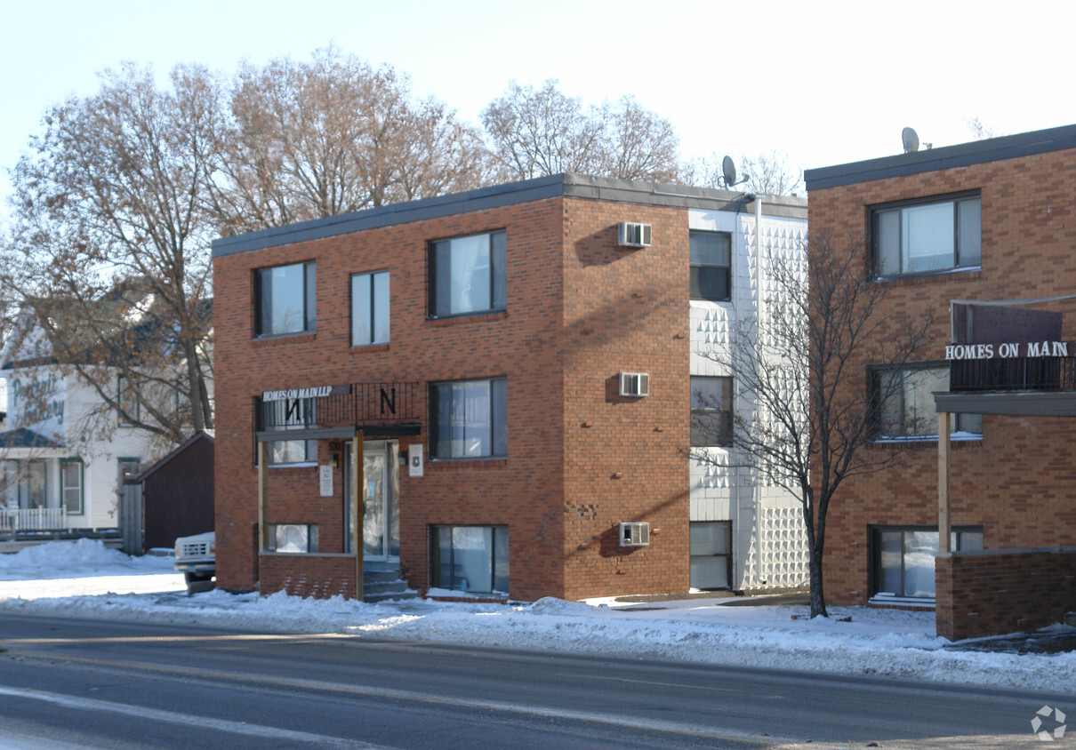 Building Photo - Homes on Main