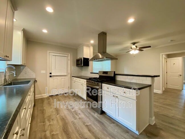 Foto del edificio - 2721 Fairfield Ave
