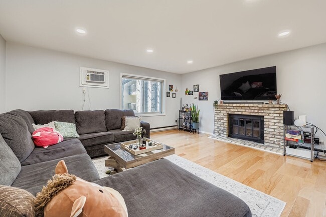 Foto del edificio - 2250 Ridge Dr