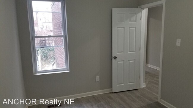 Building Photo - 3 br, 1 bath House - 6257 Wister St.