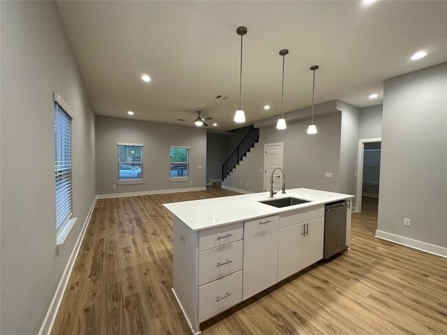 Foto del edificio - 6014 Fairway St