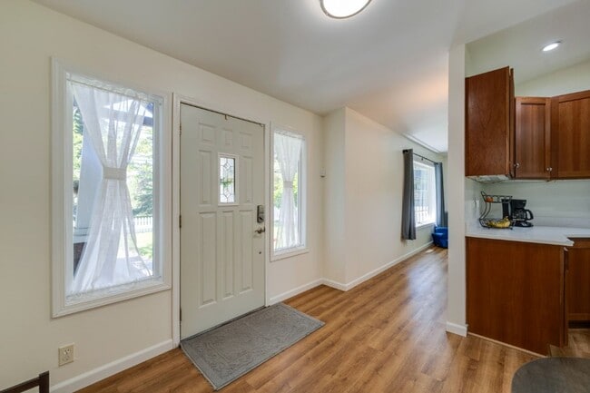 Building Photo - 3Bd/2Ba Kenmore House