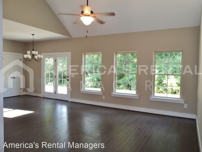 Building Photo - 4 br, 2 bath House - 106 Falling Waters Lane