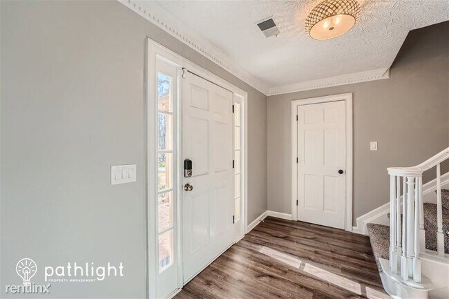 Building Photo - 5 br, 2.5 bath House - 1845 Bridle Ridge T...