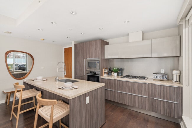 Building Photo - 191 W 1st Ave