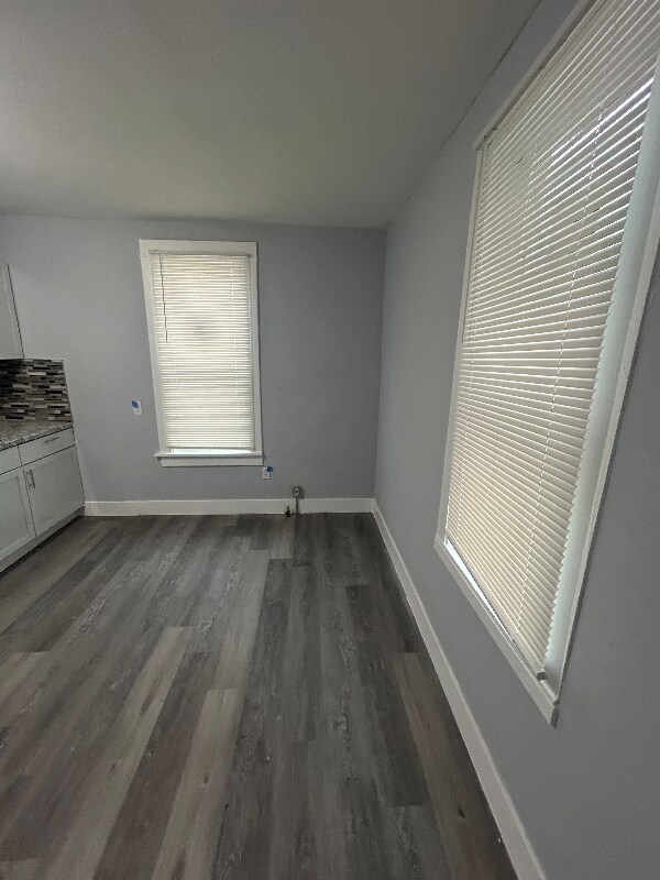 Foto del edificio - 1961 S Congo Ave