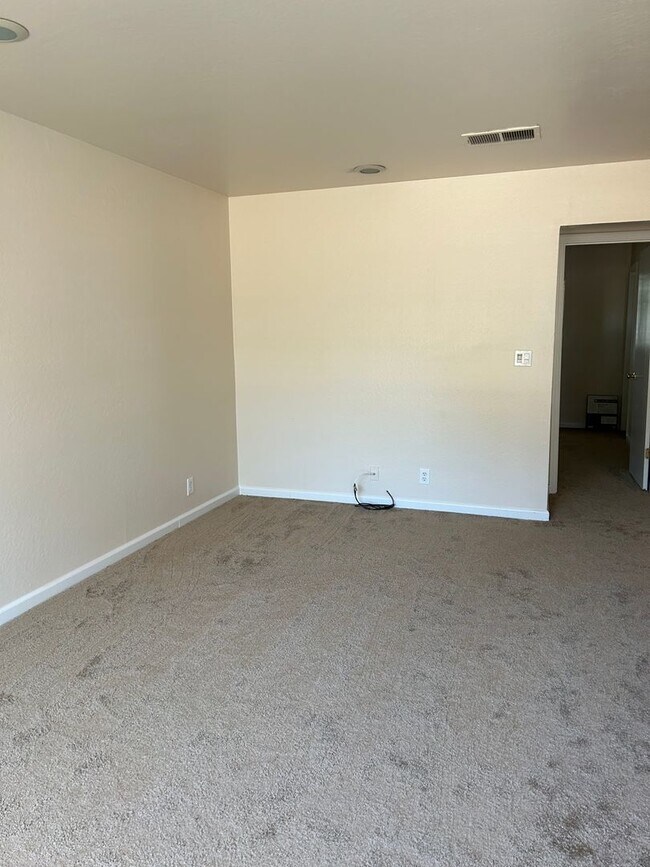 Foto del edificio - Corner Lot Home