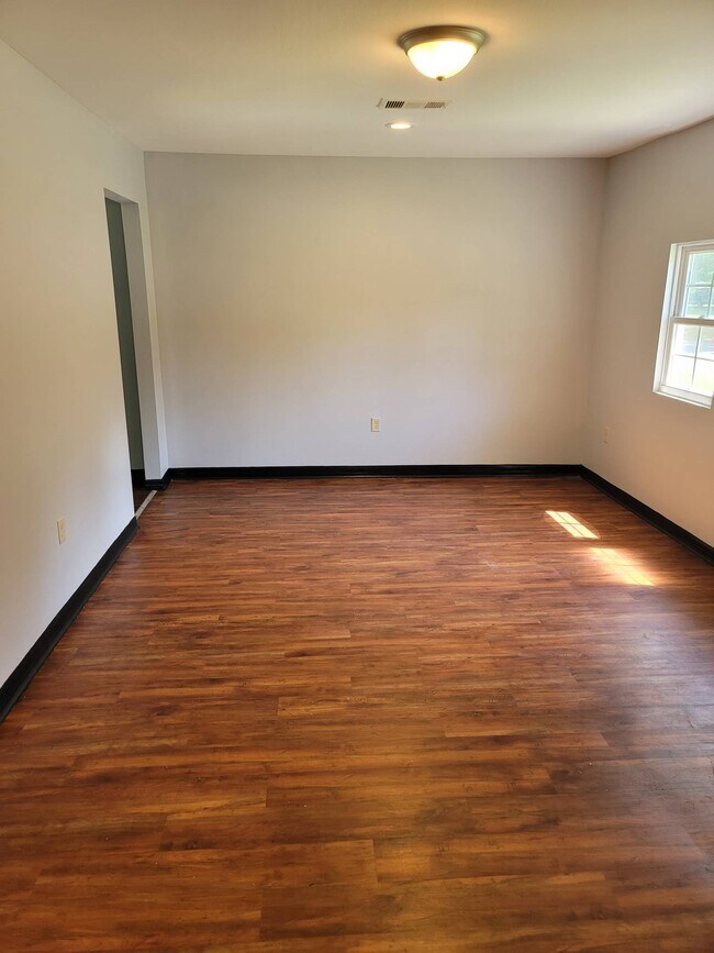 Foto del edificio - 2404 S Beech St