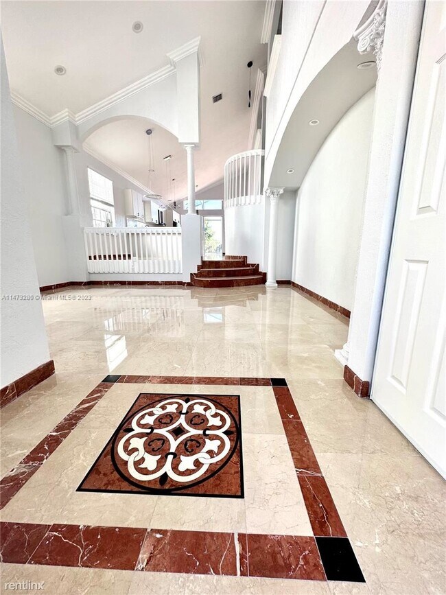 Building Photo - 4 br, 3 bath House - TOWNGATE