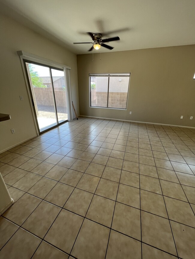 Foto del edificio - HOUSE FOR RENT