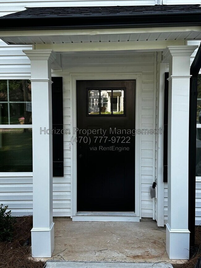 Foto del edificio - 2674 Fairlane Dr